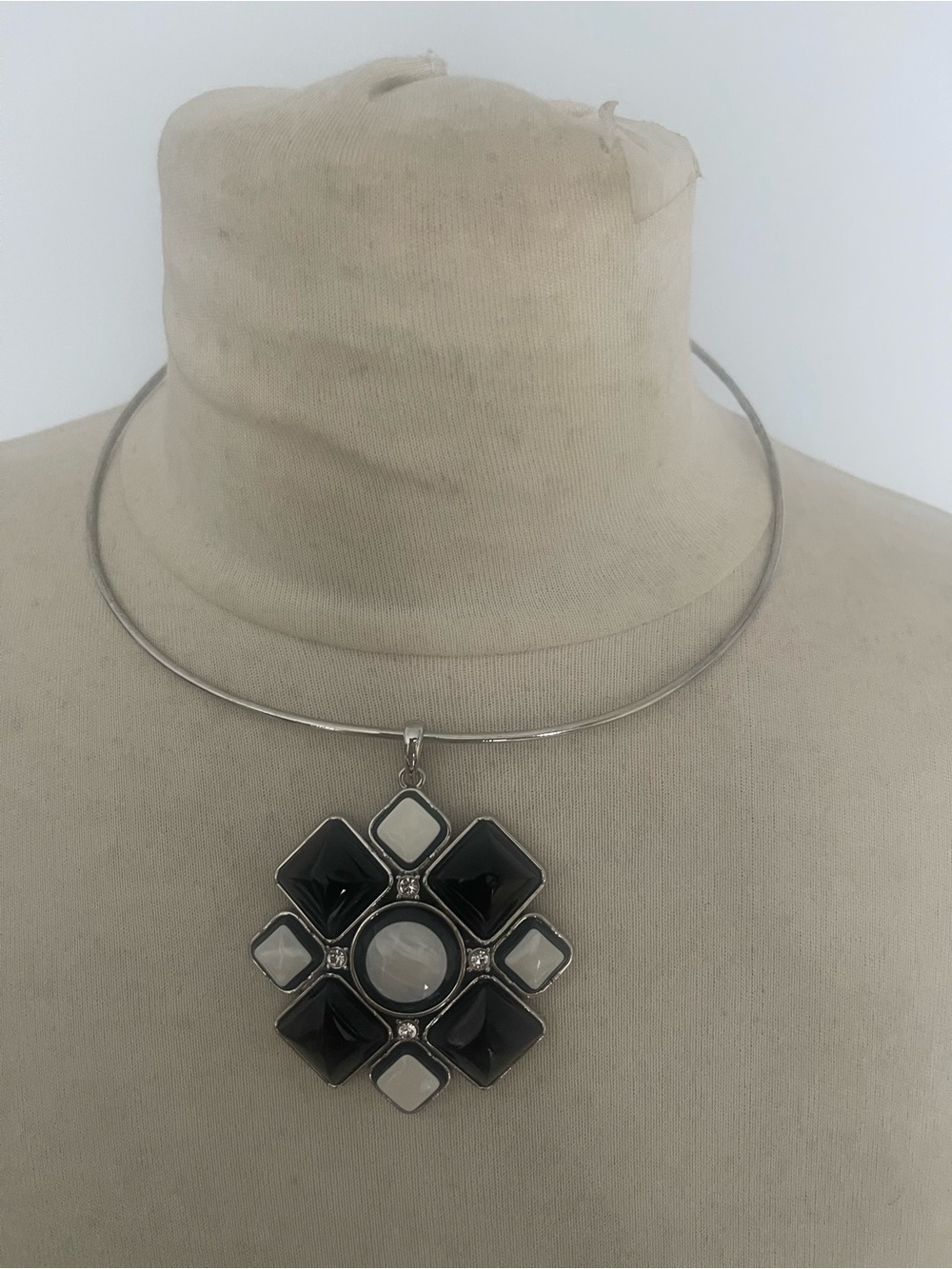 Cato Silver Tone
Geometric Statement Collar
Choker Necklace - Black & White